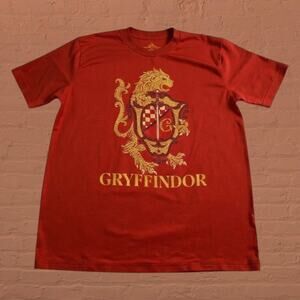 Harry Potter Gryffindor T-Shirt Mens L Red Magic Play Universal Studios Official